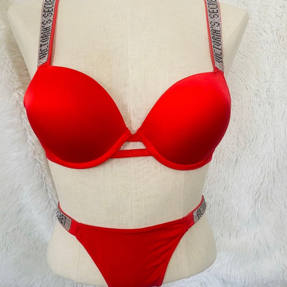 Victoria’s Secret set